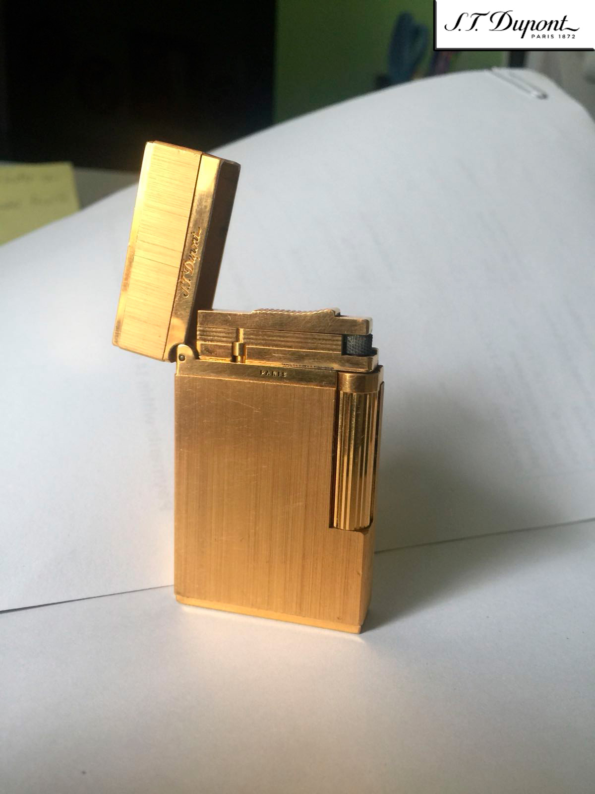 S. T. Dupont 1FKCE82 Gold Lighter.Used.  www.a2900.com  a2900 store Online. Canada. USA. S. T. Dupont 1FKCE82 Запальничка золота. Що була у використанні. S. T. Dupont 1FKCE82 Зажигалка золотая. Бывшая в употреблении. 
